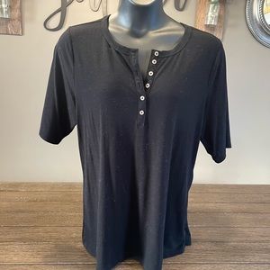 Mid Sleeve Black Tee with Buttons